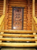 Фото входная дверь деревянной бани 7,5х10,5 проект Рубин